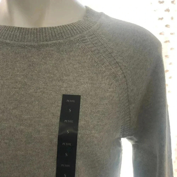 Banana Republic Raglan Pullover Sweater - Picture 3 of 15